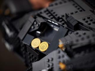 LEGO® Exclusive - DC Batman™ Batmobile™ Tumbler (76240)
