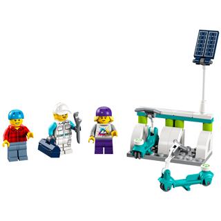 LEGO 40526 - LEGO City - Elektromos robogók és töltőpont