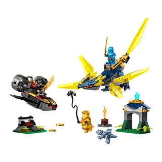 LEGO 71798 - LEGO NINJAGO - Nya és Arin csatája a kis sárkány ellen