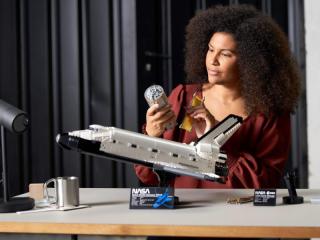 LEGO® Icons - A NASA Discovery űrsiklója (10283)