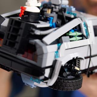 LEGO® Icons - Vissza a jövőbe időgép (10300)
