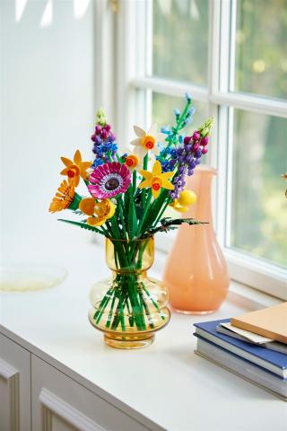 LEGO® Icons - Vadvirág-csokor (10313)