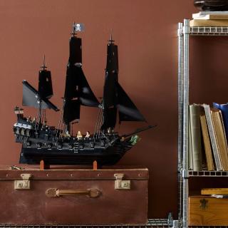 LEGO® Icons - Jack Sparrow kapitány kalózhajója (10365)