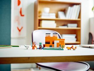 LEGO® Minecraft - A rókaházikó (21178)