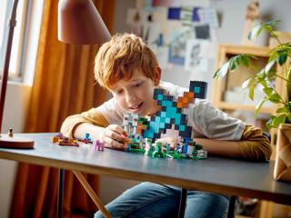 LEGO® Minecraft - A kardos erődítmény (21244)