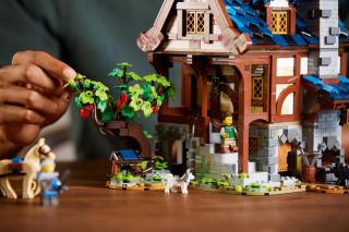 LEGO® Ideas - Középkori kovács (21325)