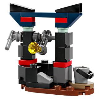 LEGO® NINJAGO - Arin és egy drakonin csatája (30700)