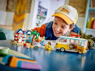LEGO® Creator - Tengerparti lakóautó (31138)