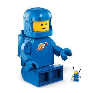 LEGO® Iconic - Nagy méretű, kék űrhajós minifigura (40921)