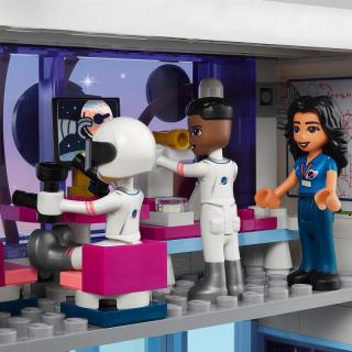 LEGO® Friends - Olivia űrakadémiája (41713)