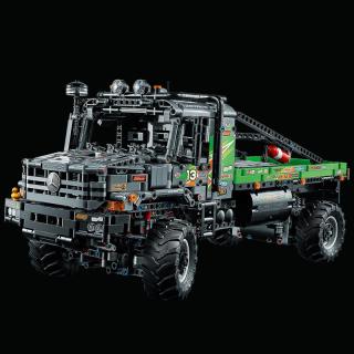 LEGO® Technic - 4x4 Mercedes-Benz Zetros verseny teherautó (42129) 