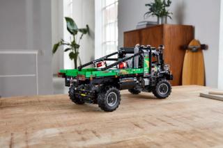 LEGO® Technic - 4x4 Mercedes-Benz Zetros verseny teherautó (42129) 