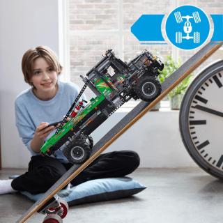 LEGO® Technic - 4x4 Mercedes-Benz Zetros verseny teherautó (42129) 
