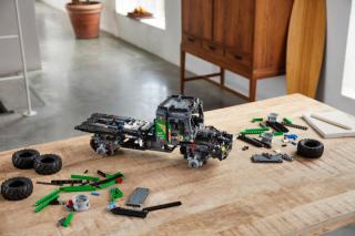 LEGO® Technic - 4x4 Mercedes-Benz Zetros verseny teherautó (42129) 