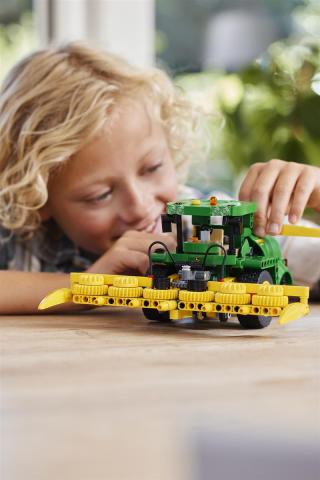 LEGO® Technic - John Deere 9700 Forage Harvester (42168)