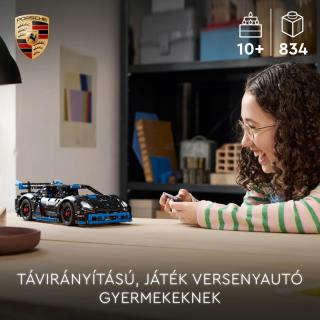 LEGO® Technic - Porsche GT4 e-Performance versenyautó (42176)