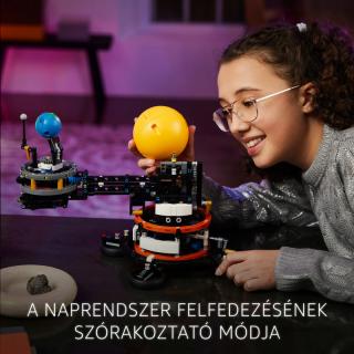 LEGO® Technic - A Föld és a körülötte keringő Hold (42179)