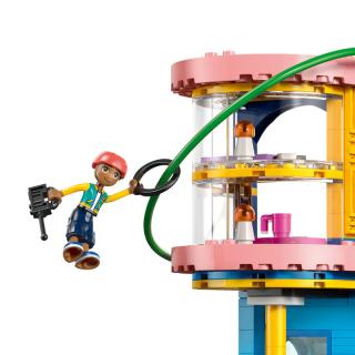 LEGO® Friends - Heartlake City klubház (42689)