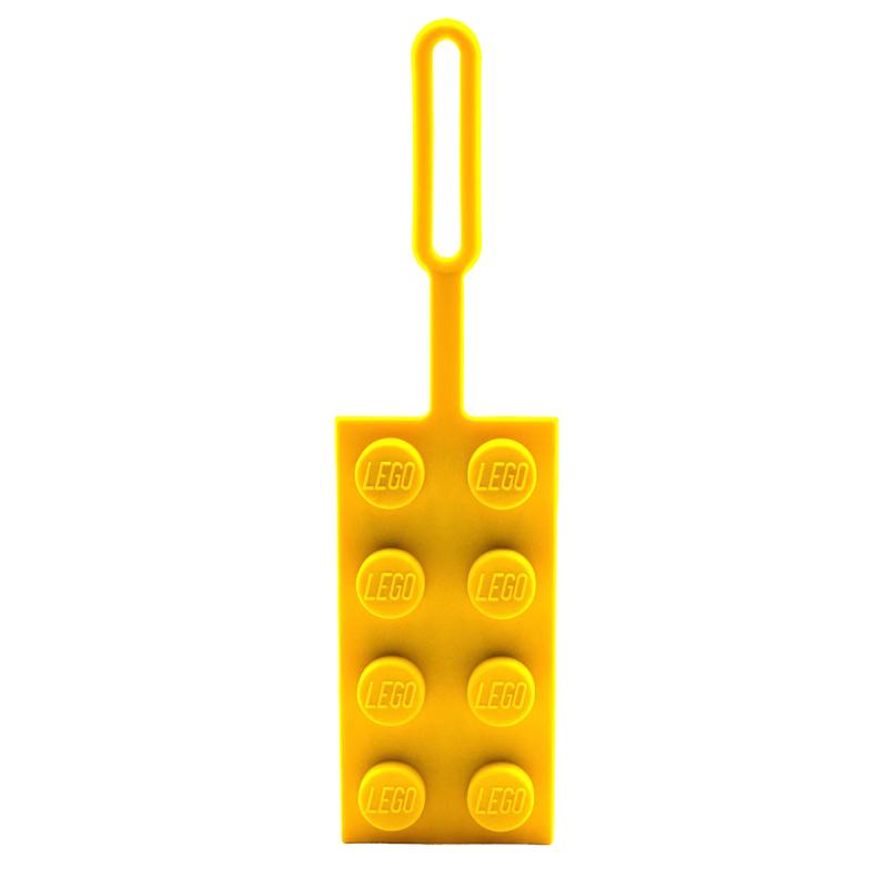 LEGO® EUROMIC - Iconic puha szilikon, 2x4 sárga kocka hátizsák címke (53657)