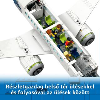 LEGO® City - Utasszállító repülőgép (60367)