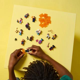 LEGO® Minifigurák Pókember: A pókverzumon át (71050)
