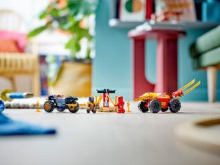 LEGO® NINJAGO - Kai és Ras autós és motoros csatája (71789)