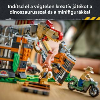 LEGO® Jurassic World - Menekülés a spinosaurus elől (77982)