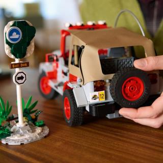 LEGO® Jurassic World - Jurassic Park Jeep® Wrangler (77984)